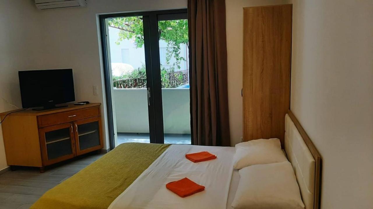 Apartmani Ivica Martic Duće Екстериор снимка