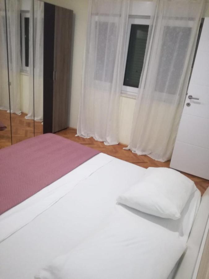 Apartmani Ivica Martic Duće Екстериор снимка