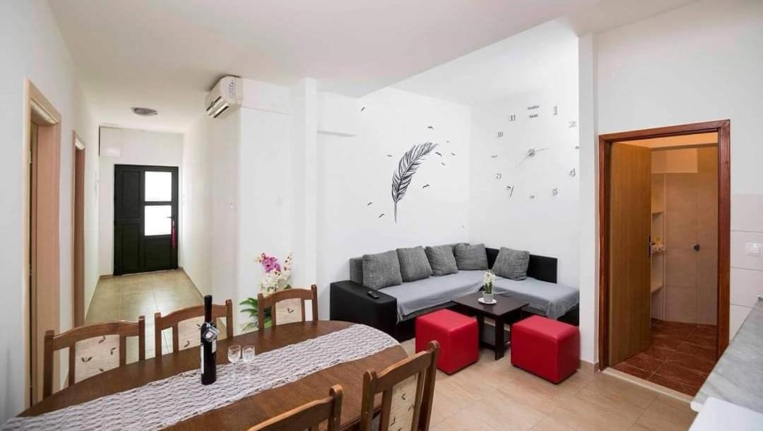 Apartmani Ivica Martic Duće Екстериор снимка