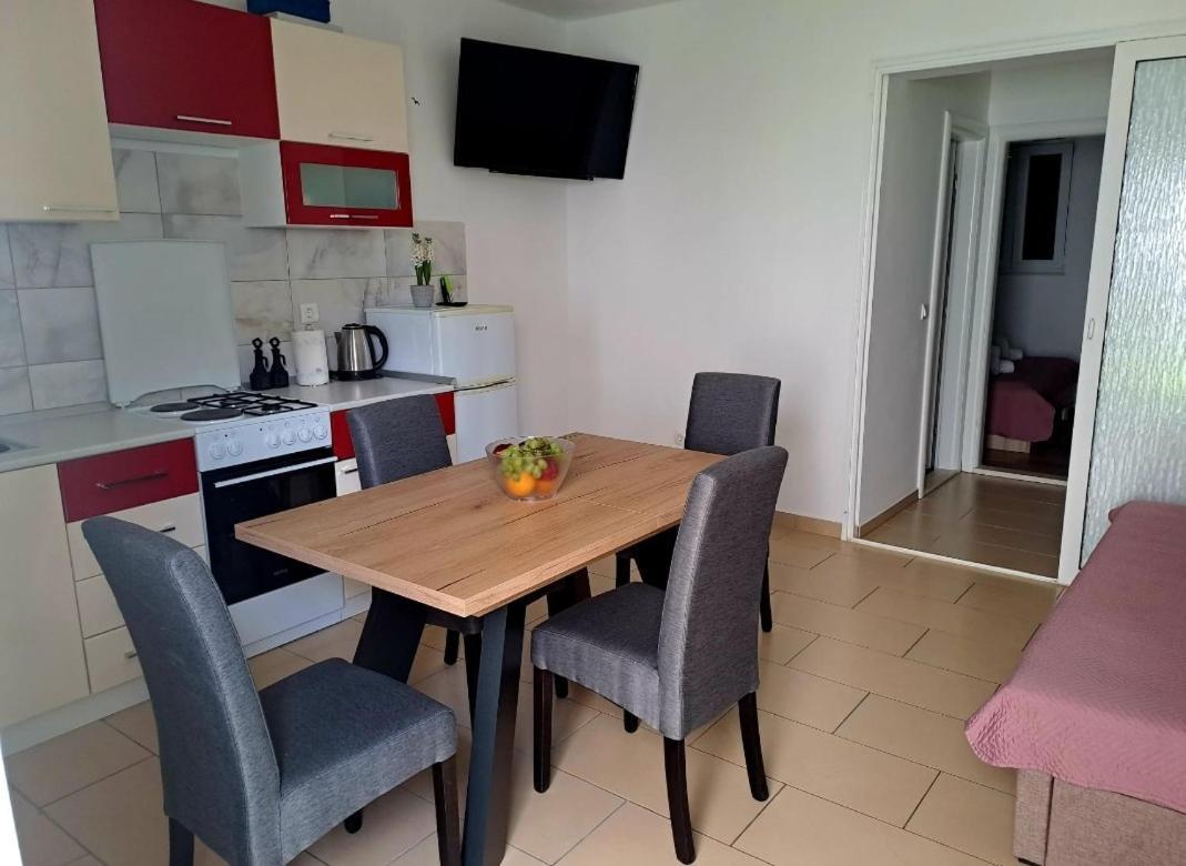 Apartmani Ivica Martic Duće Екстериор снимка